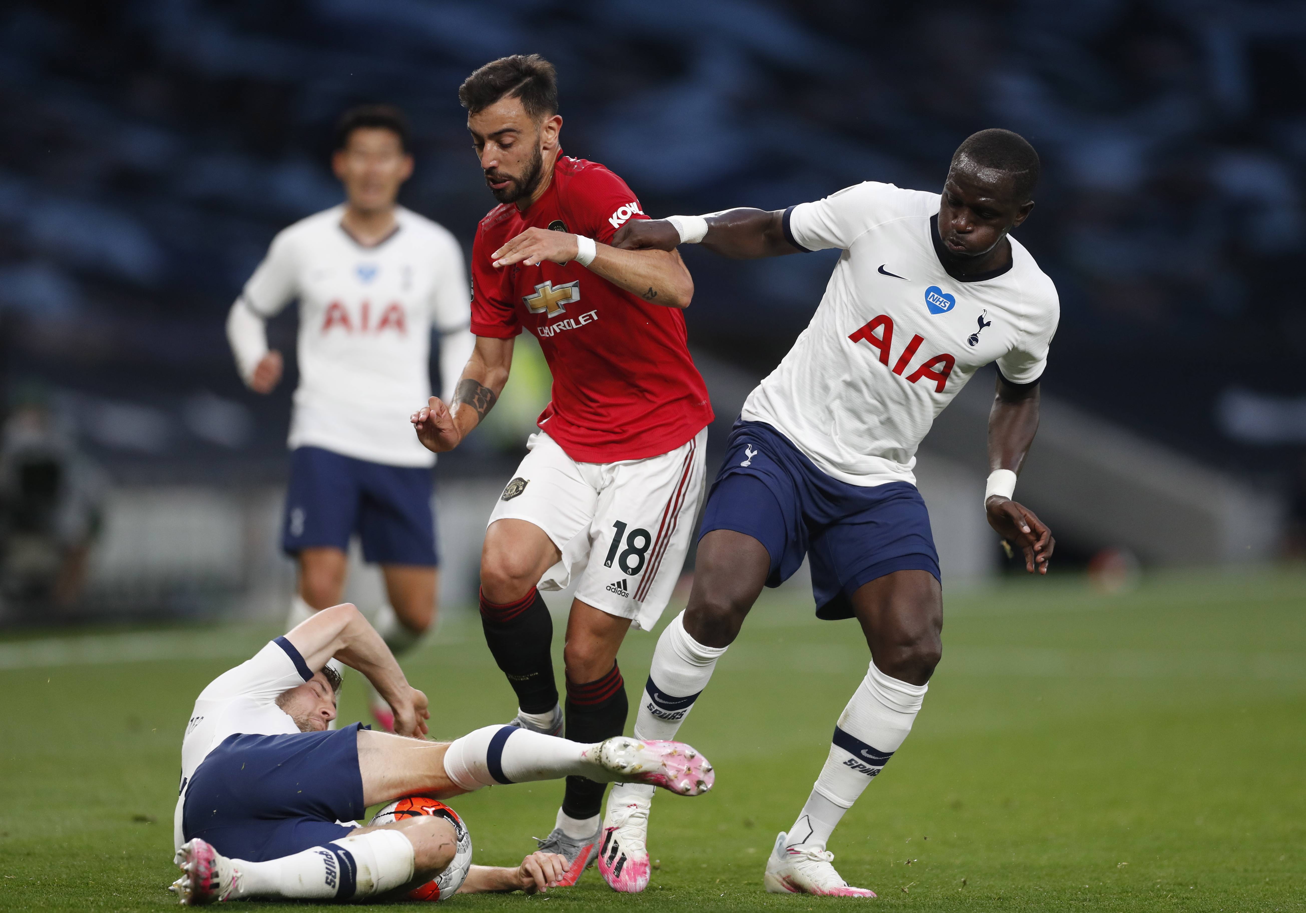 边路传中与 边路传中与