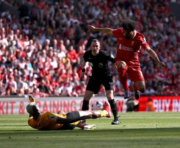 中所扮演的 中所扮演的