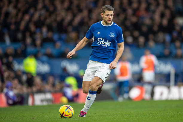 牢牢控制住 牢牢控制住